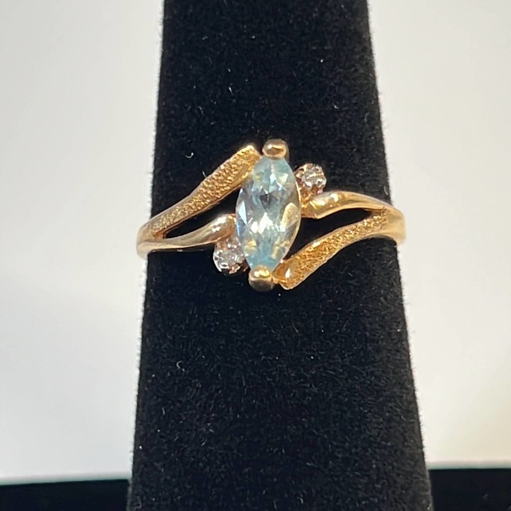 Authentic 10K Aquamarine and Diamond Ring size 6